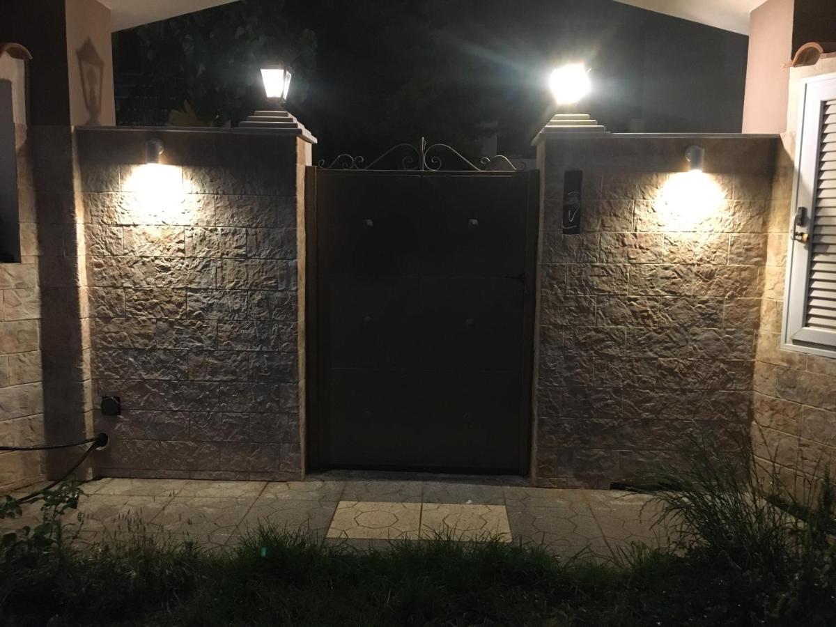 Theo Apartments 1アルテミダ エクステリア 写真