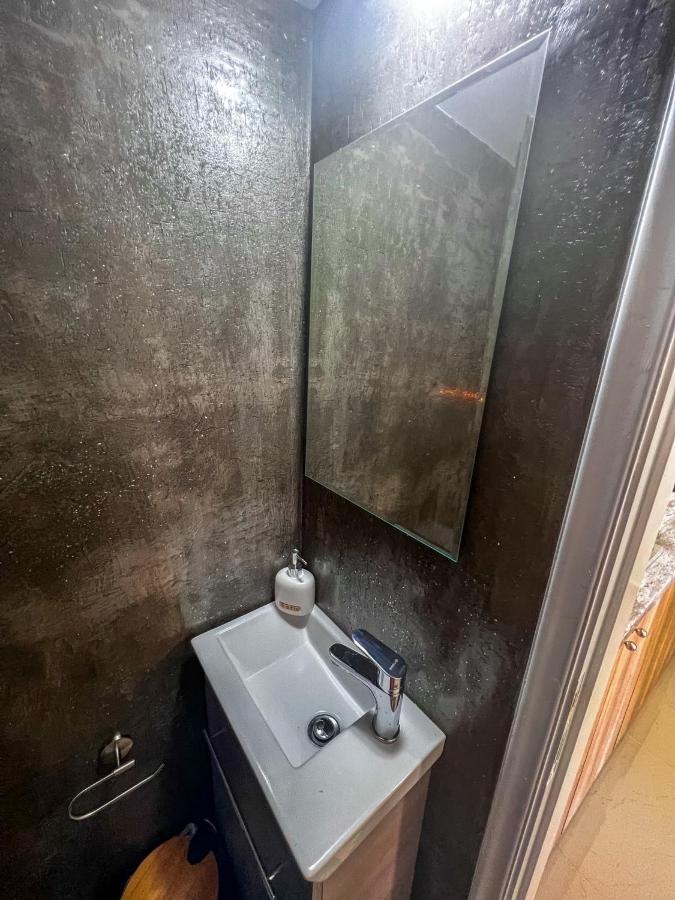 Theo Apartments 1アルテミダ エクステリア 写真
